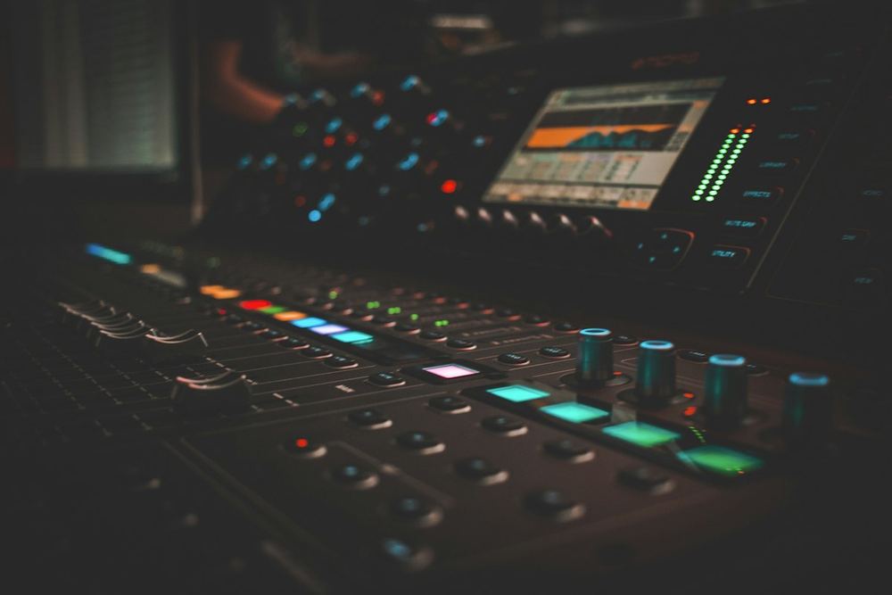 Studio mixing console